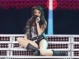 Miley Cyrus in Comp. of Sexy Miley Pics