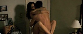Amanda Peet nude in What Doesn't Kill You
