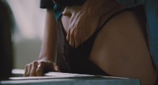 Anne Hathaway nude in Love and Other Drugs