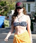 Avril Lavigne in bikini