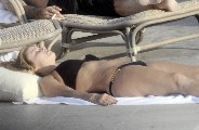 Carmen Electra in bikini