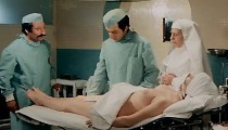 Edwige Fenech nude in La dottoressa del distretto militare