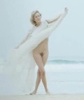 Gabrielle Lazure nude in La belle captive