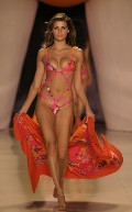 Isabeli Fontana  in sexy bikini