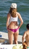 Jennifer Aniston in pink bikini