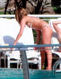 Jennifer Aniston in bikini