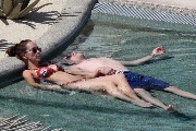 Jennifer Love Hewitt in bikini