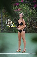 Jennifer Love Hewitt in bikini