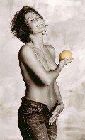 Katarzyna Skrzynecka in topless photoshoot