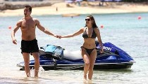 Kelly Brook in bikini