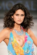 Leryn Franco nude in catwalk oops