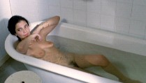Maribel Verdú nude in El beso del sueno