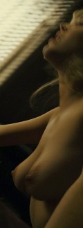 Marion Cotillard nude in La boîte noire