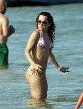 Mena Suvari in bikini