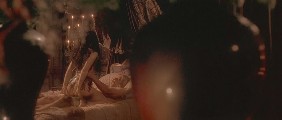 Monica Bellucci nude in Le pacte des loups
