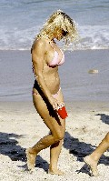 Pamela Anderson in bikini