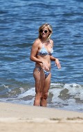 Reese Witherspoon in Hawaii