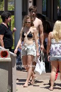 Yvonne Strahovski in bikini