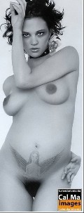 Asia Argento nude in Bizarre