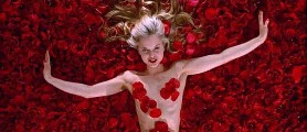 Mena Suvari nude in American Beauty