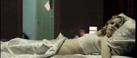 Jennifer Jason Leigh nude in The Machinist