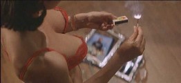 Monica Bellucci nude in L'ultimo capodanno