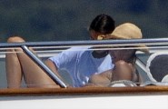 Elle Macpherson nude in topless