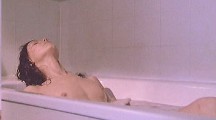 Fanny Bastien nude in Urgence