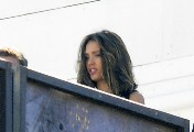 Jessica Alba in upskirt