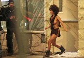 Halle Berry nude in On The Set of Frankie and Alice 