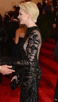 Anne Hathaway in Met Gala
