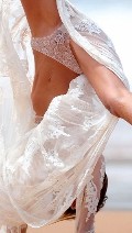 Miranda Kerr in upskirt