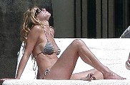 Jennifer Aniston in bikini
