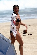 Jennifer Aniston in bikini at the beach