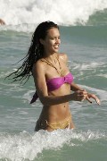 Jessica Alba in bikini at the beach
