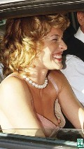 Milla Jovovich nude in catwalk oops