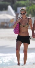 Paris Hilton in bikini