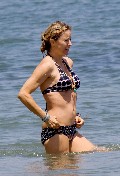 Téa Leoni in bikini