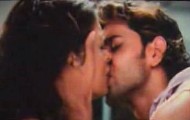 363x229, 12 KB, Aishwarya_Rai_Hrithik_Roshan_-dhoom_2_kiss-001.jpg
