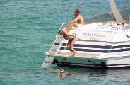 1000x649, 141 KB, Elle_MacPherson_topless_Paparazzi_3.jpg