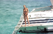 1000x655, 133 KB, Elle_MacPherson_topless_Paparazzi_5.jpg