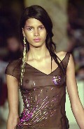 333x508, 41 KB, Raica_Oliveira_see_through_catwalk-001.jpg