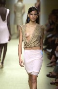333x508, 30 KB, raica_oliveira-catwalk_oops-2001-004.jpg