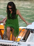 755x768, 99 KB, Lindsay_Lohan-upskirt_venice_festival_2006_09-002.jpg