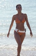 589x768, 72 KB, halle_berry-bond-girl-001.jpg