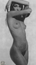 425x768, 51 KB, Carla_Bruni_nude-001.jpg
