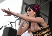 1024x768, 146 KB, Katy_Perry-2008_Vans_Warped_Tour_Performance-001.jpg