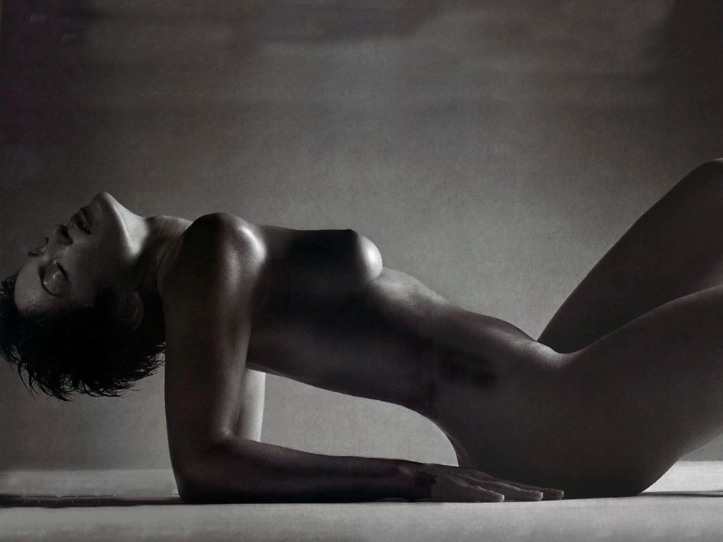 Mariska Hargitay Nude Topless Pictures Playboy Photos Sex Scene My XXX Hot ...