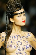 1024x768, 105 KB, Petra_Nemcova_Topless-Runway-06.jpg