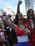 856x768, 108 KB, Larissa_Riquelme-soccer_fan-2010-06-01.jpg